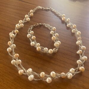 Pearl necklace and bracelet set